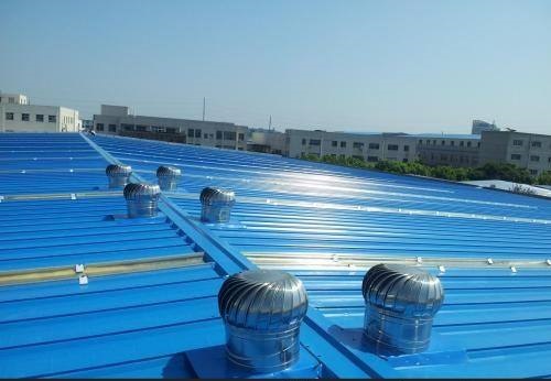 鋼結(jié)構(gòu)廠房彩鋼夾芯板屋面，漏雨的現(xiàn)象怎么破？