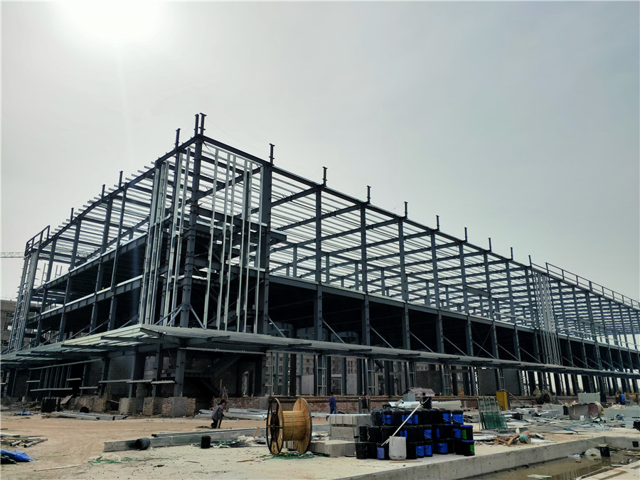山西鋼結(jié)構(gòu)廠(chǎng)房施工實(shí)拍